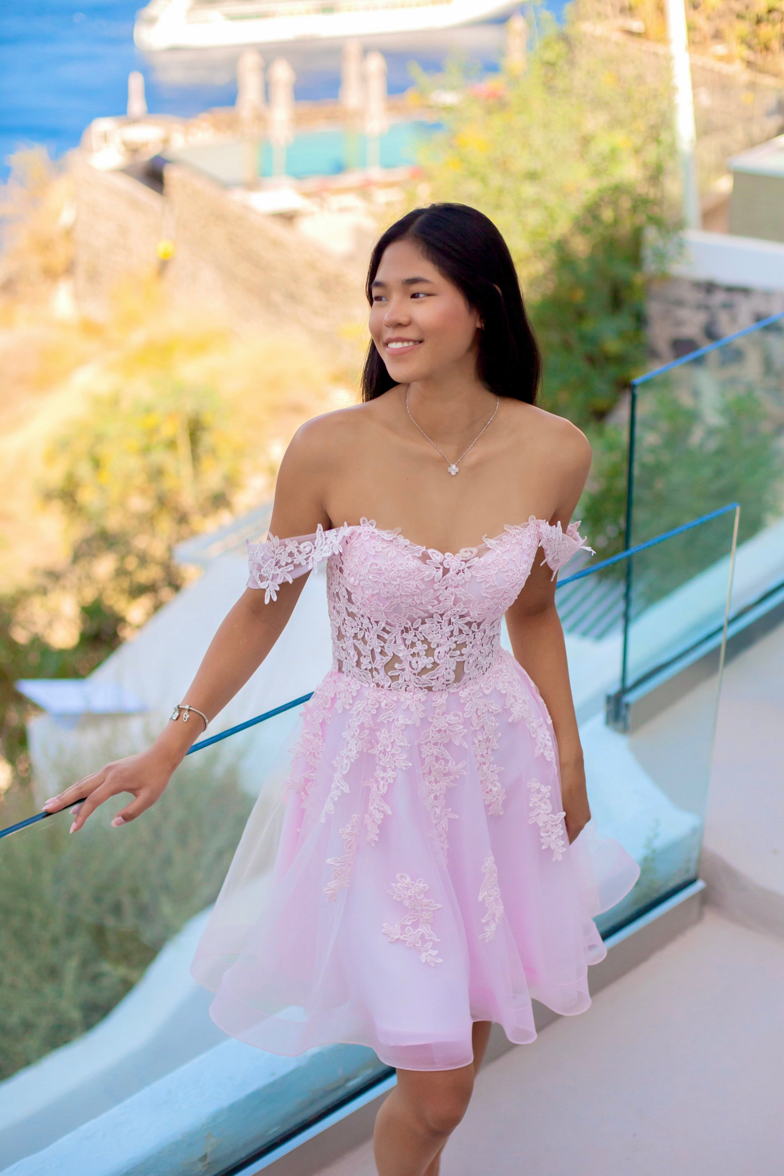 vaaleanpunainen juhlamekko, edestä