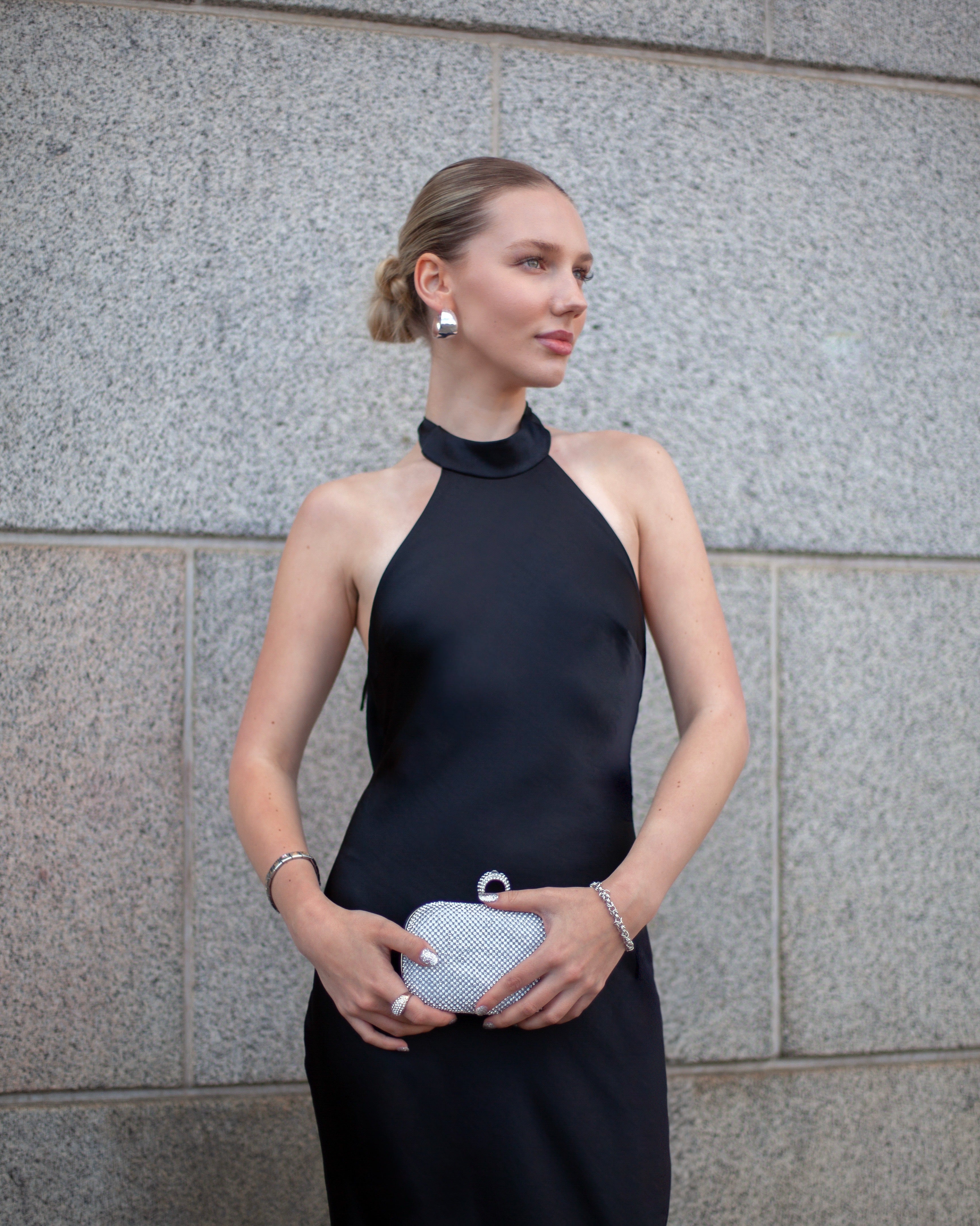 Musta iltapuku vuosijuhlaan