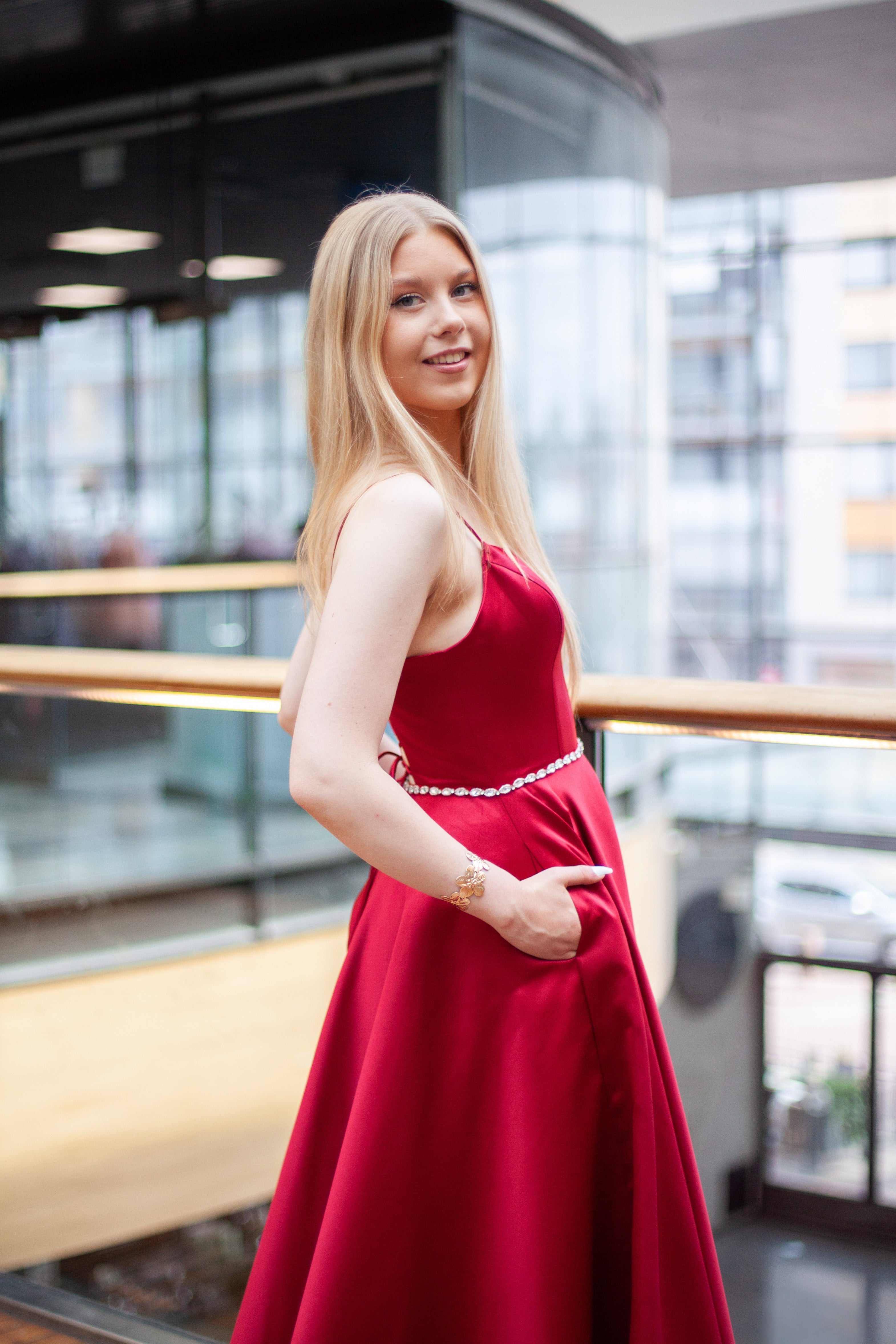 VANHOJENTANSSIMEKKO H4442PS-SATIN DARK RED