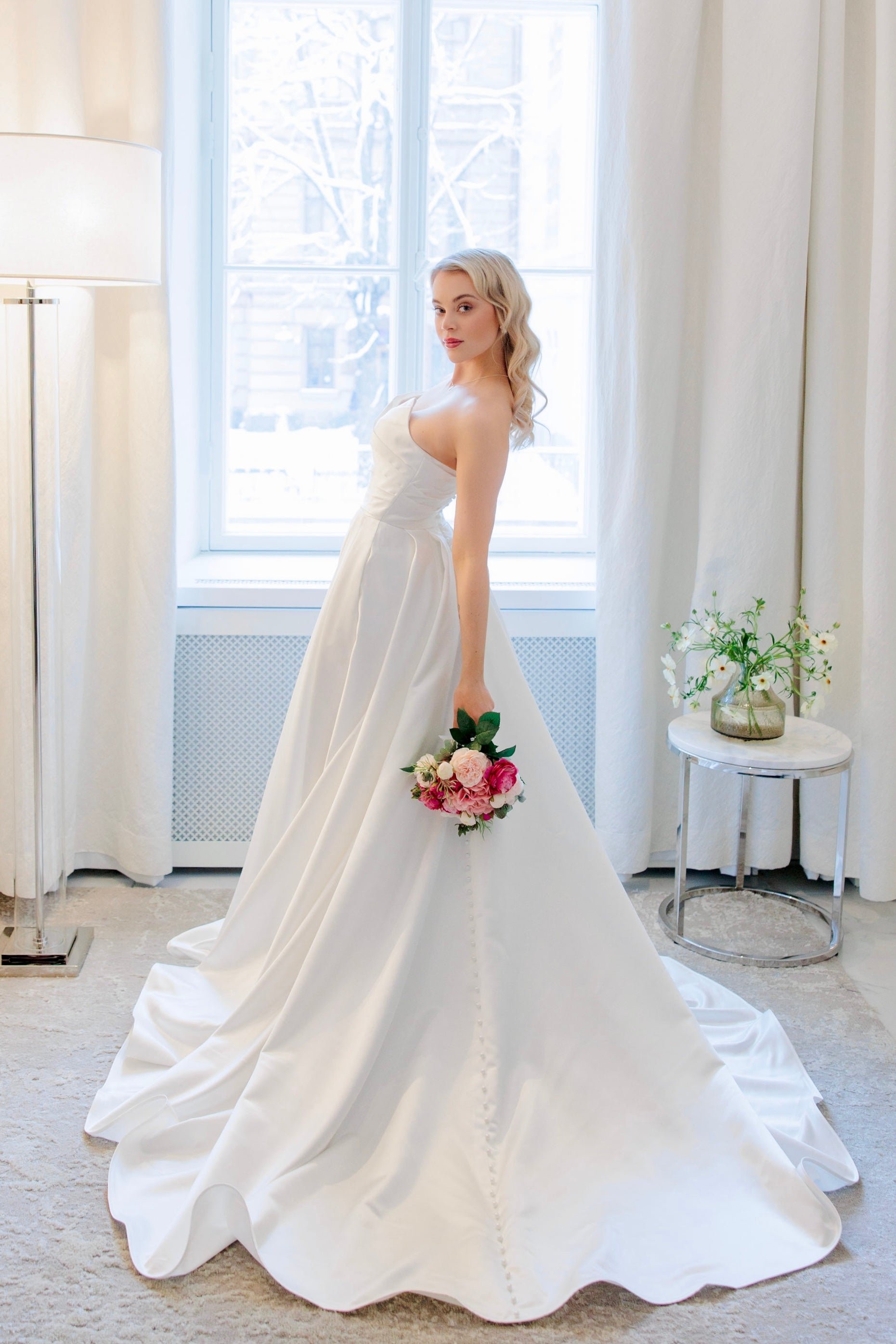 WEDDING DRESS H4670W-SOFTSATIN