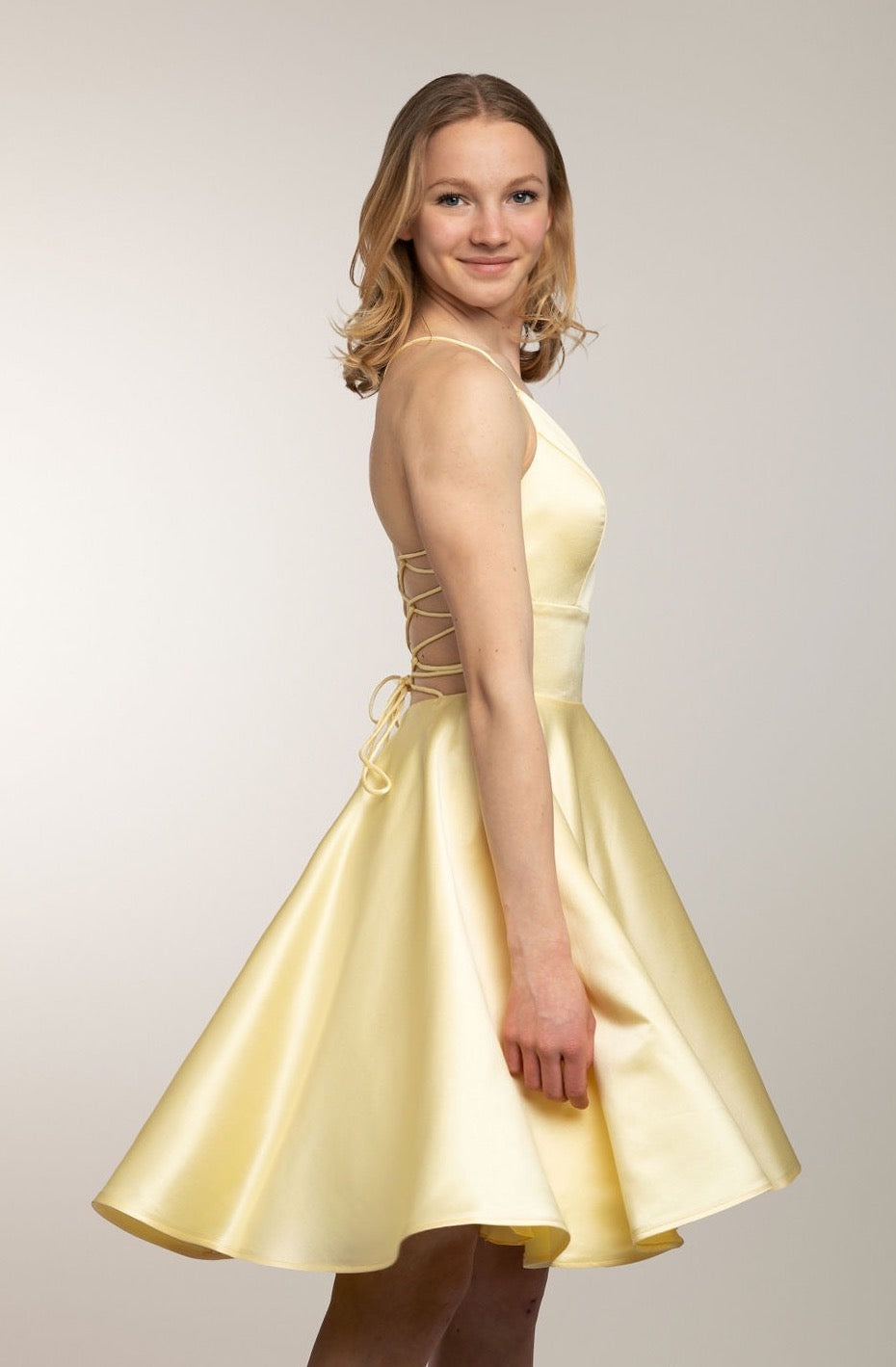 Juhlamekko H4370S-Special Yellow