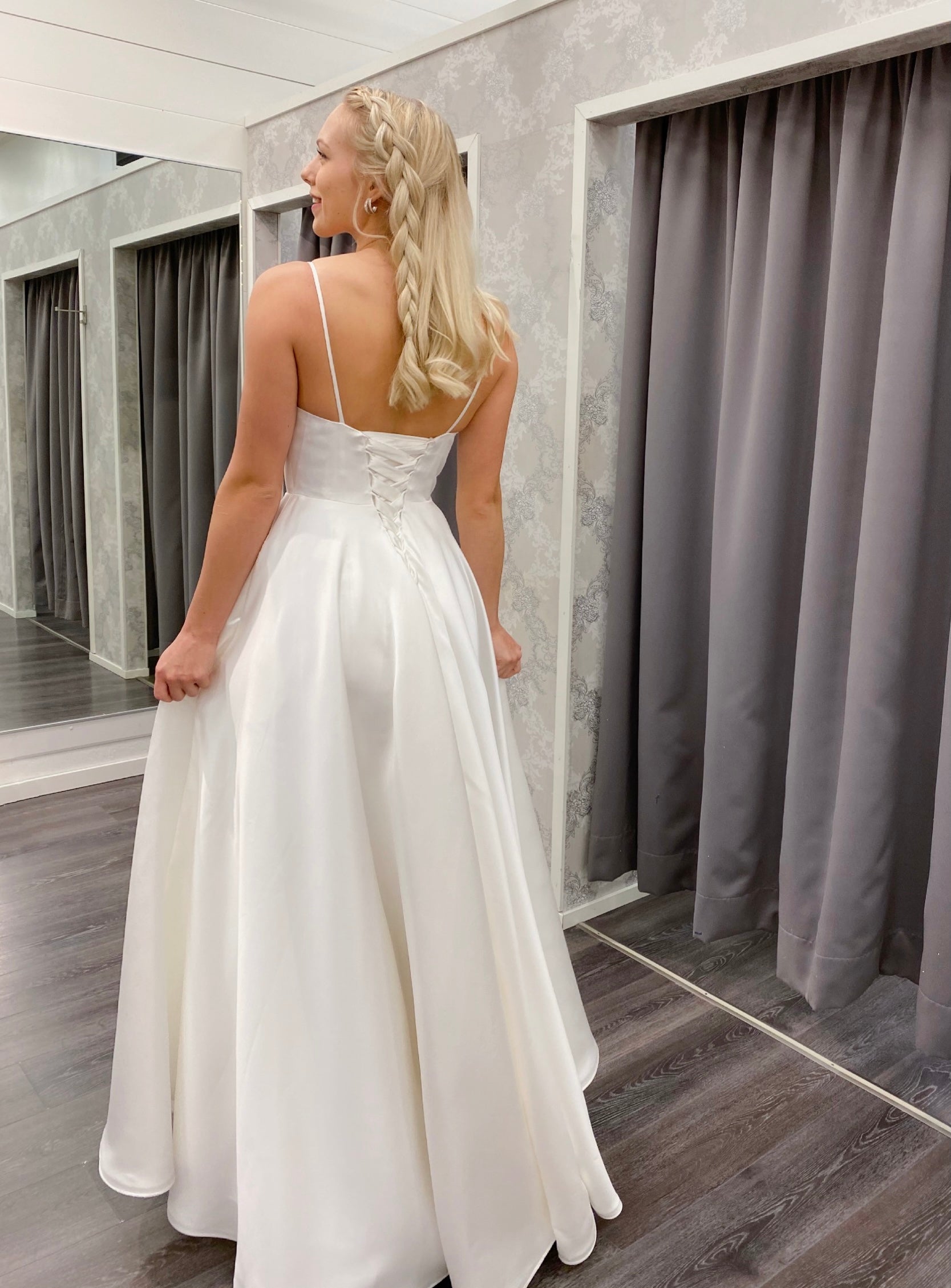 WEDDING DRESS H4370W-SATIN