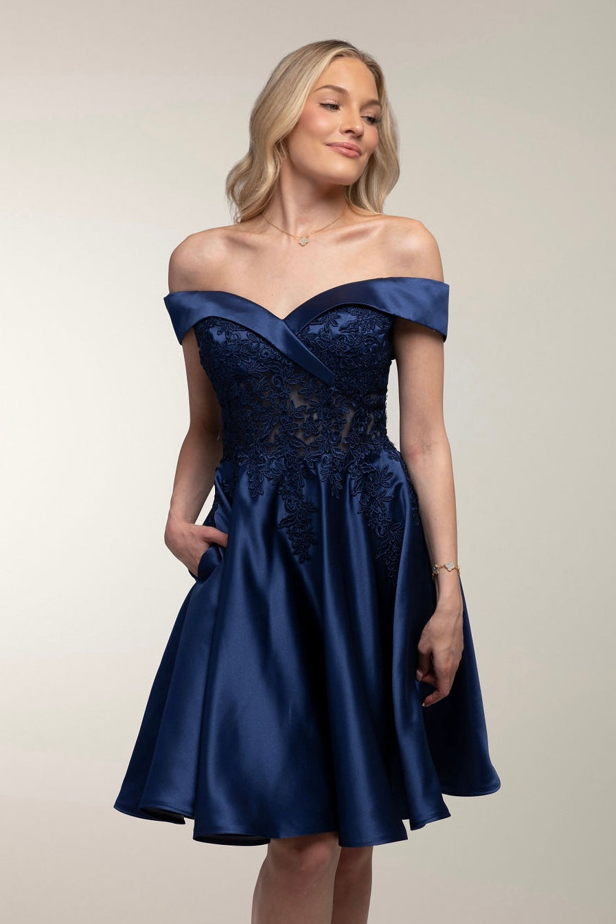 JUHLAMEKKO H4618S-SATIN MIDNIGHT