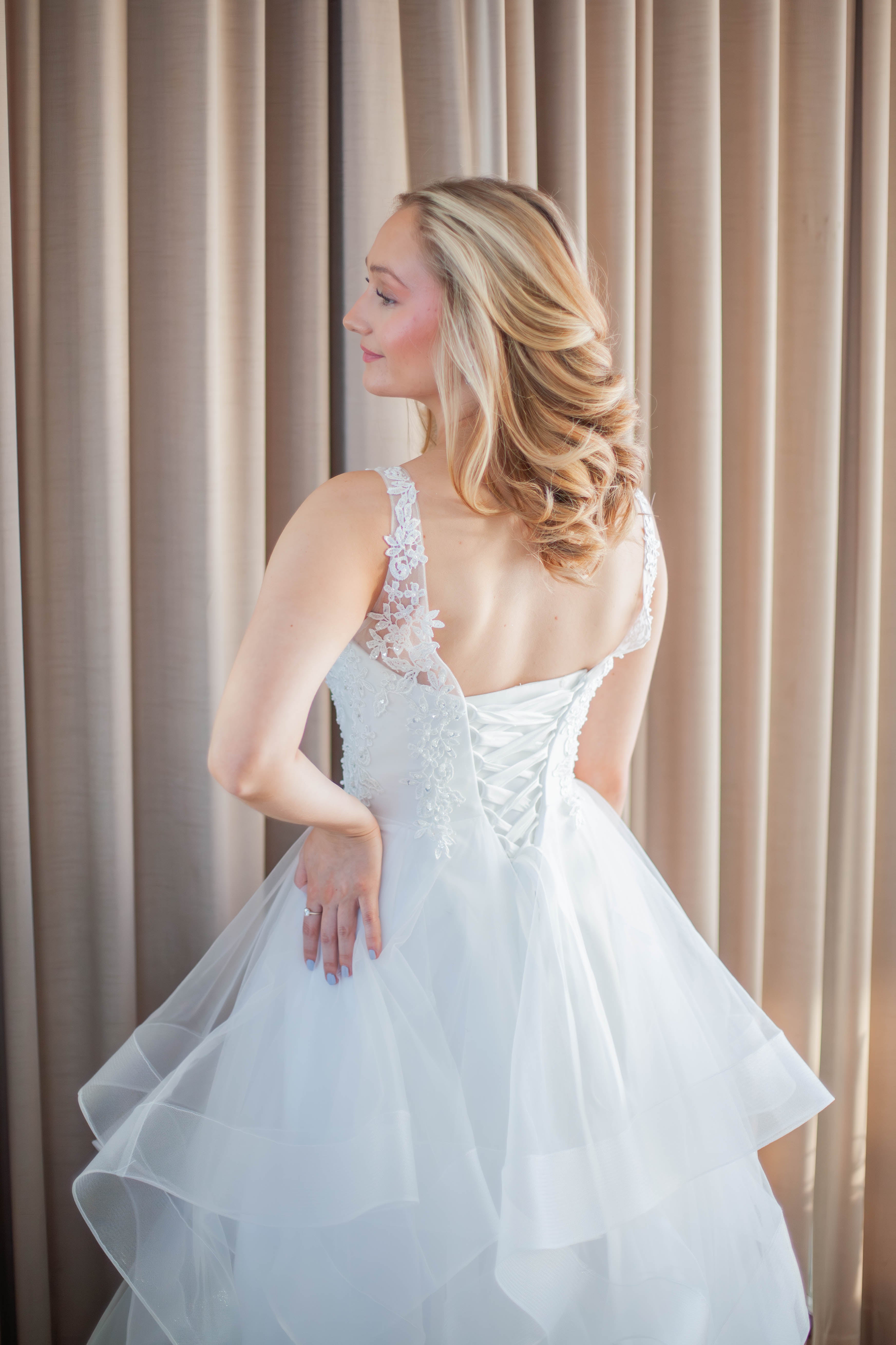 WEDDING DRESS H4431W-TULE