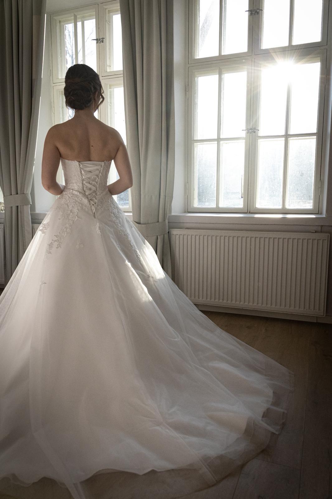WEDDING DRESS H3440W-TULLE IVORY