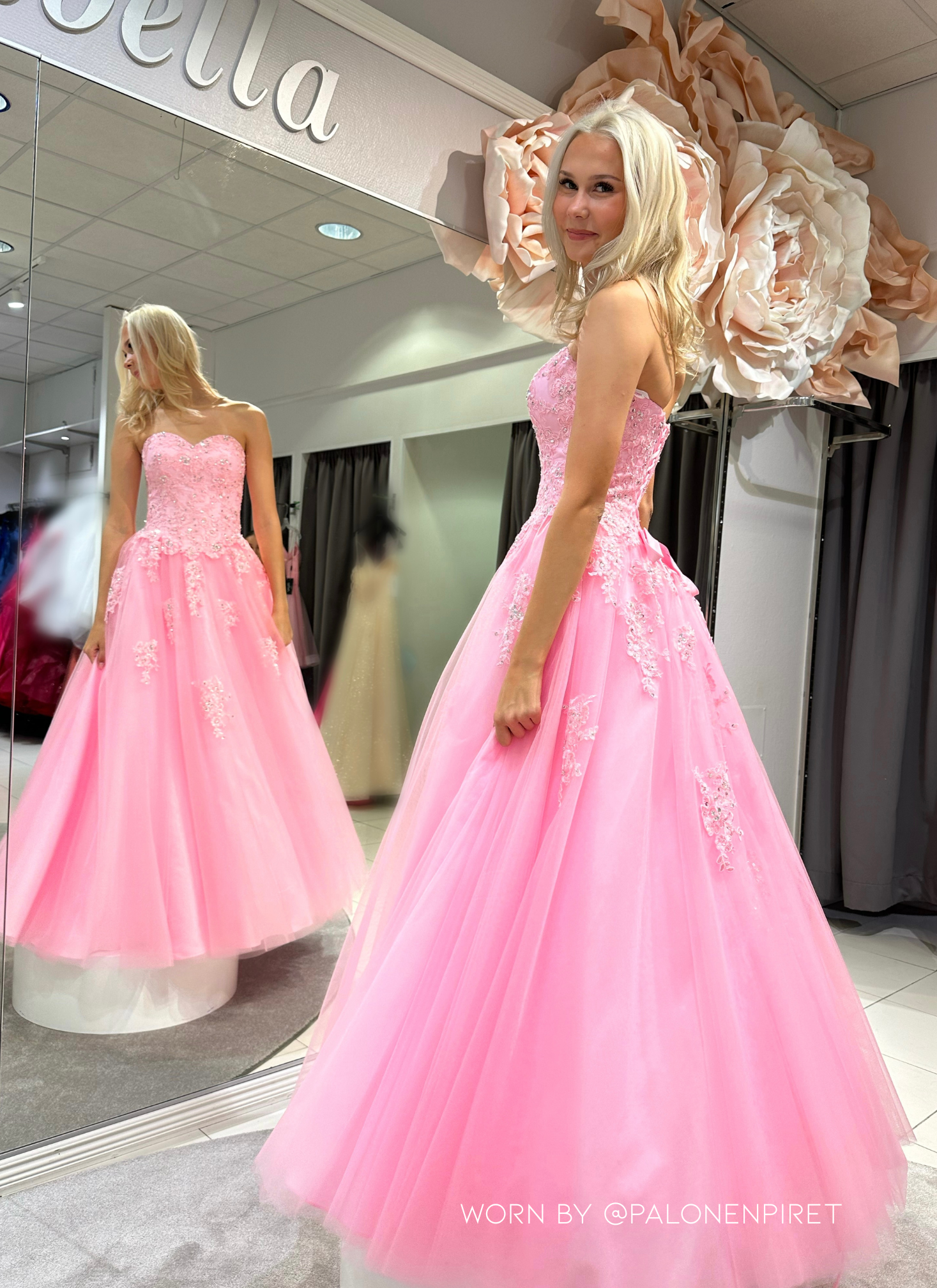 olkaimeton pinkki vanhojentassimekko, takaa.