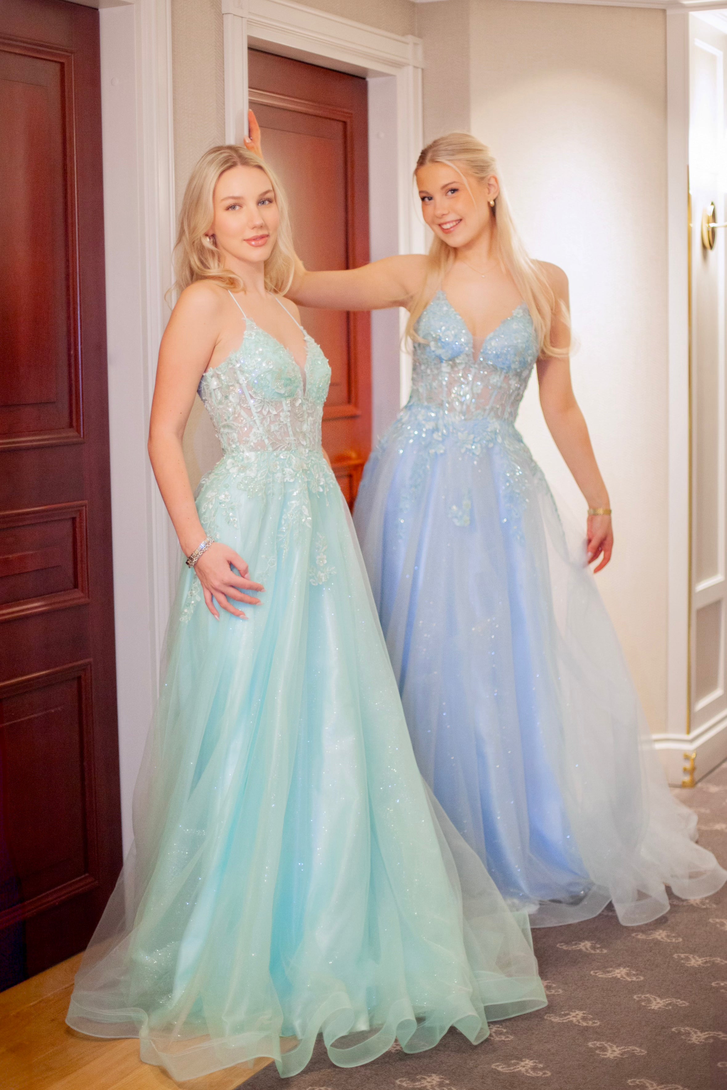 kimaltavat vanhojentanssimekot.