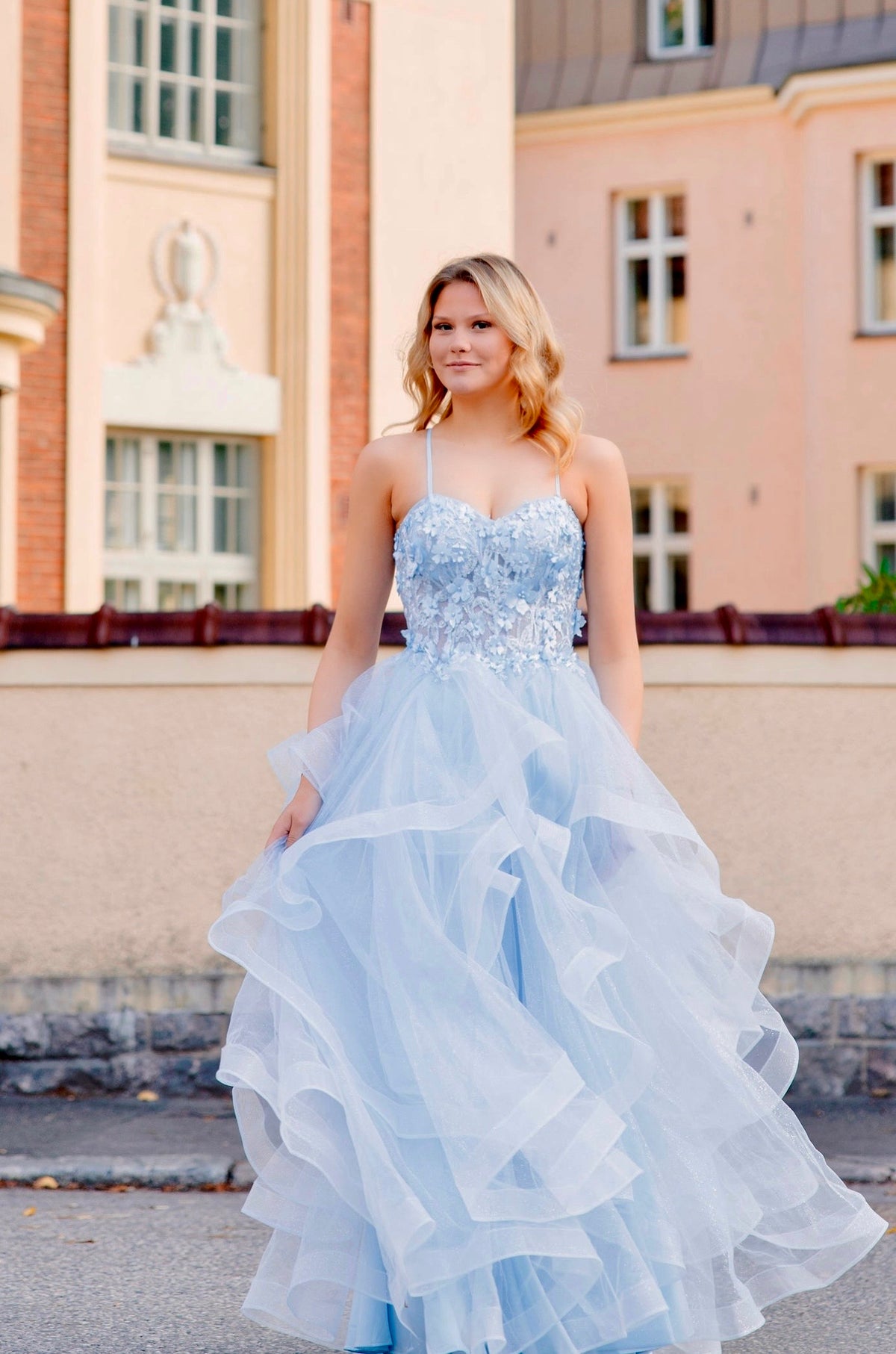 VANHOJENTANSSIMEKKO MAYBELINE ICEBLUE
