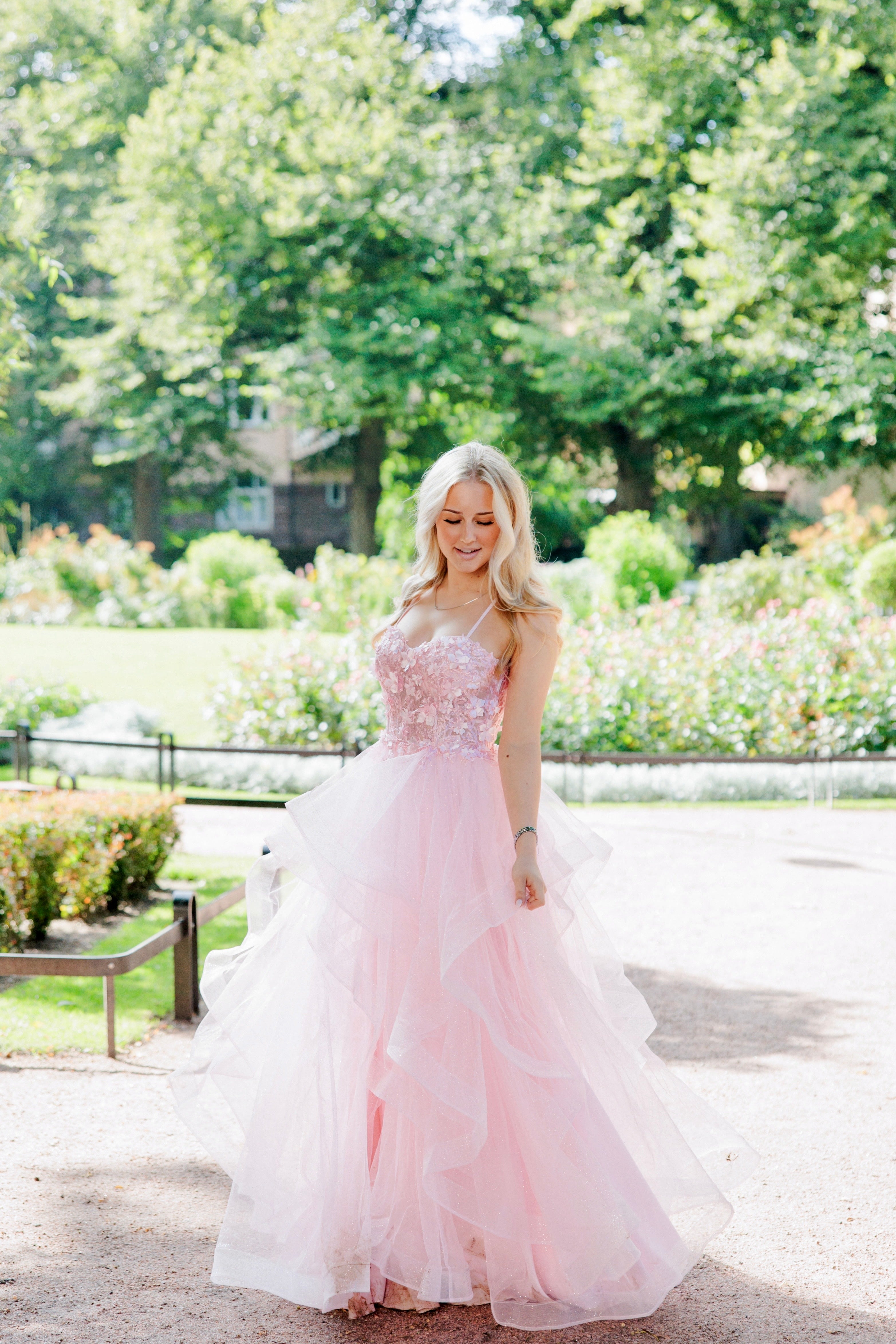 VANHOJENTANSSIMEKKO MAYBELINE PINK