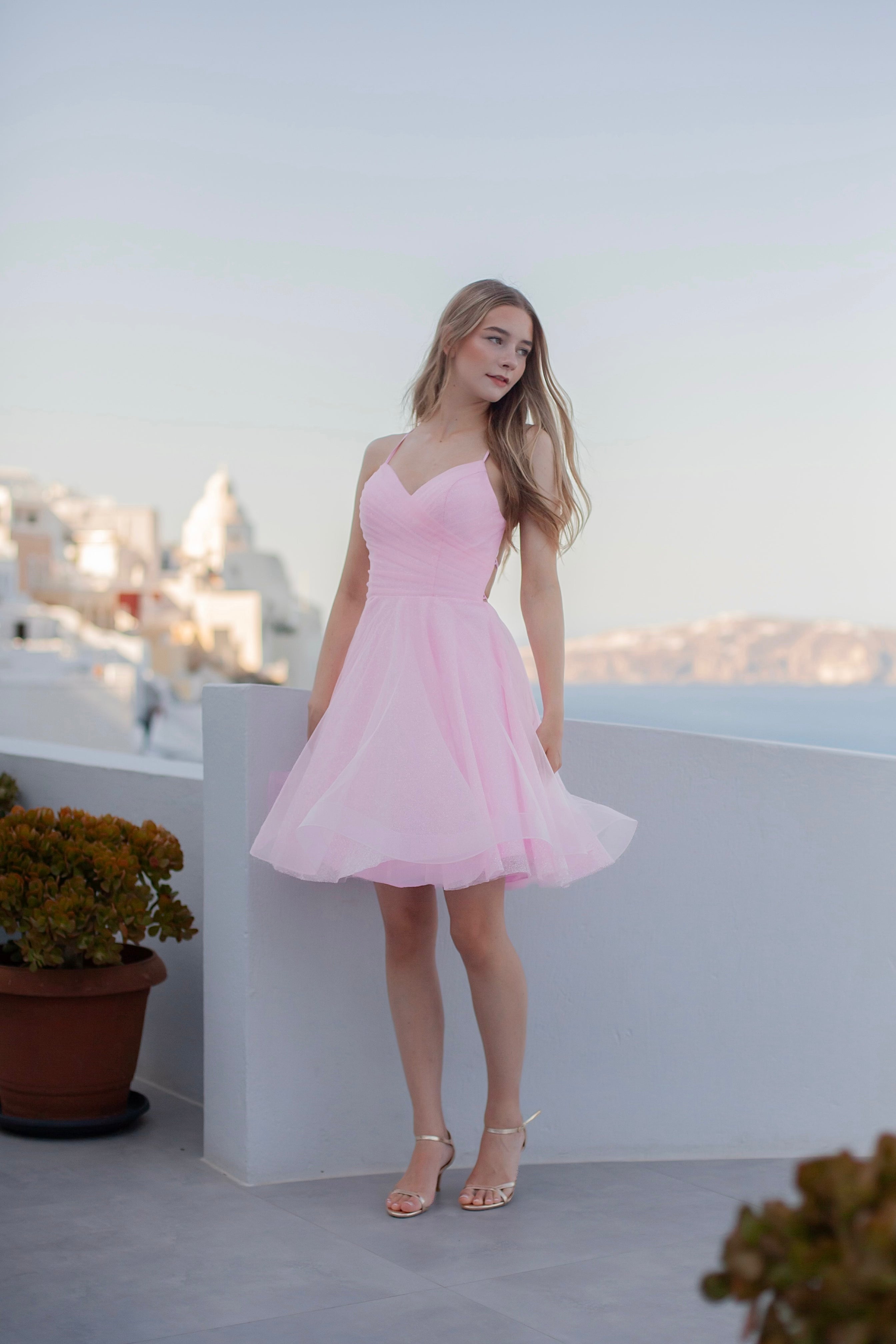 Pinkki kimaltava juhlamekko