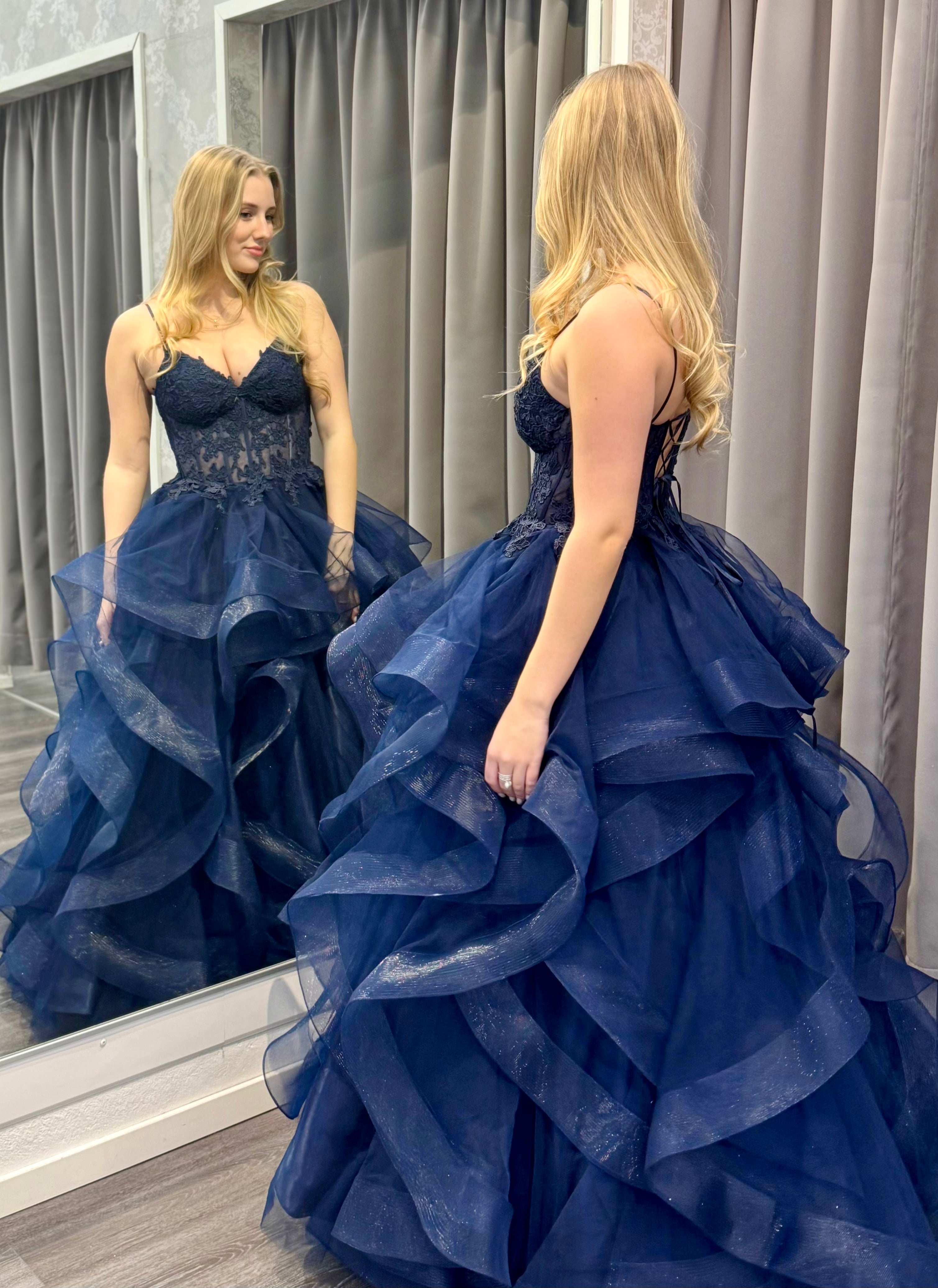 tummansininen vanhojentanssimekko