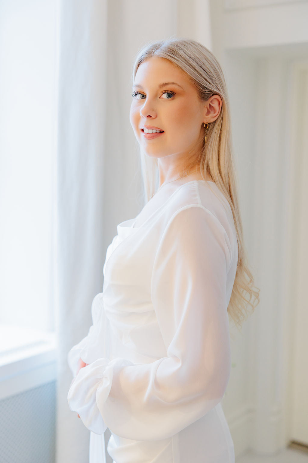 pitkähihainen bolero morsiamelle.