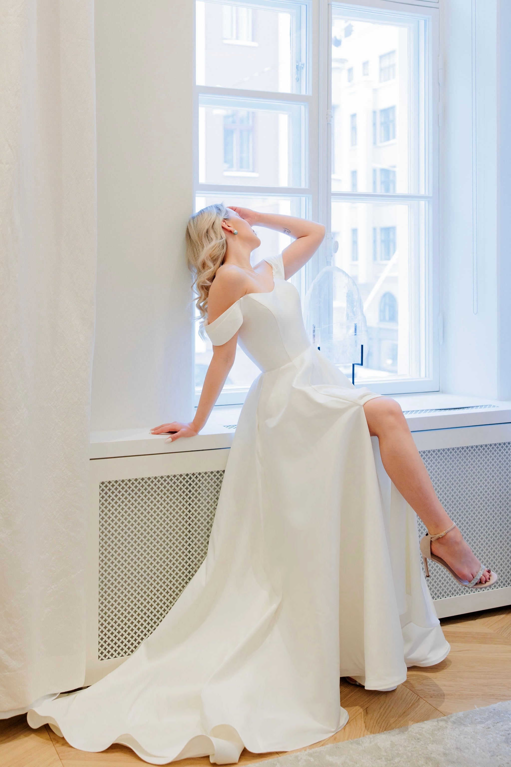 WEDDING DRESS H4646W-LUXMIKADO