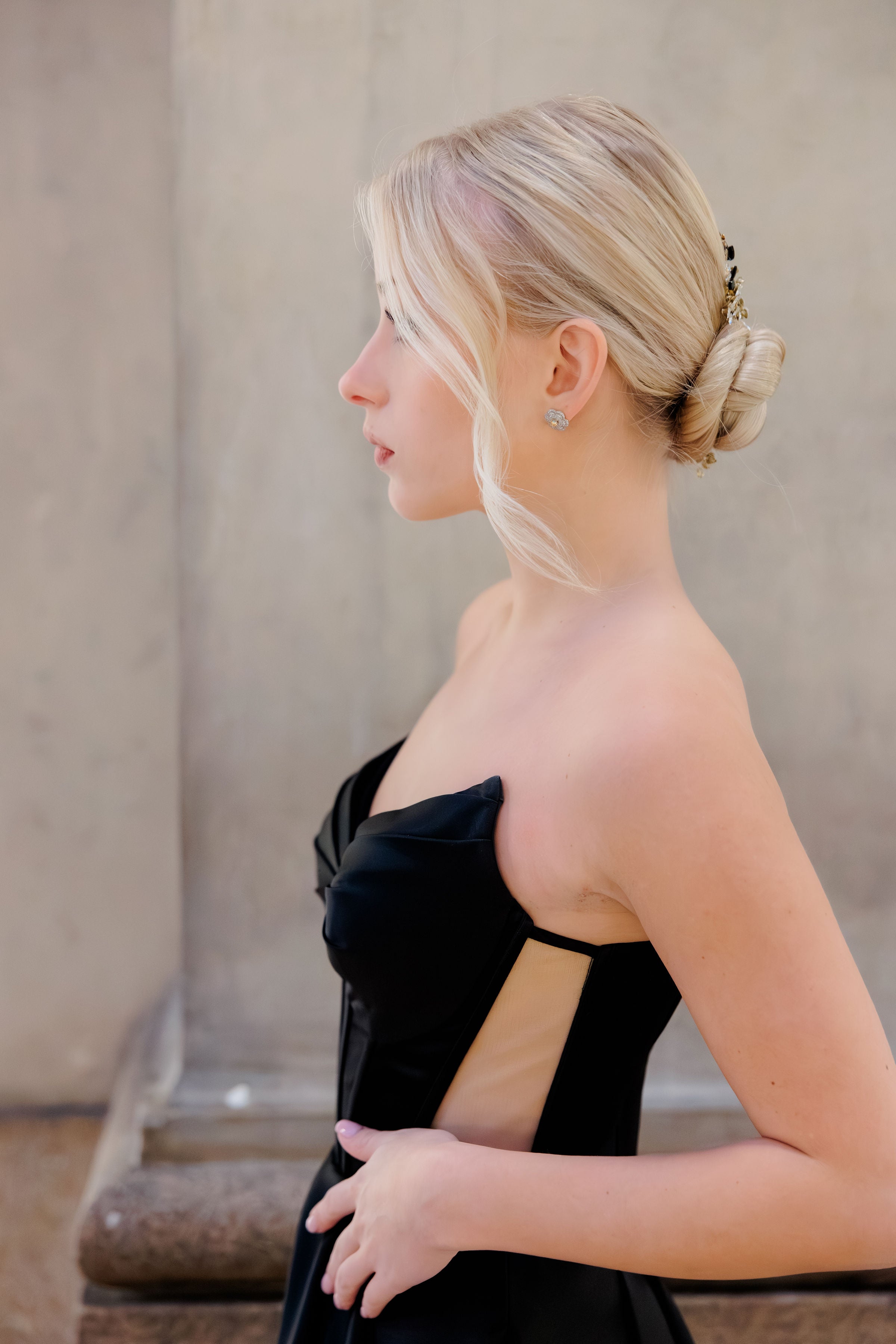 musta gaala mekko. lähikuva.