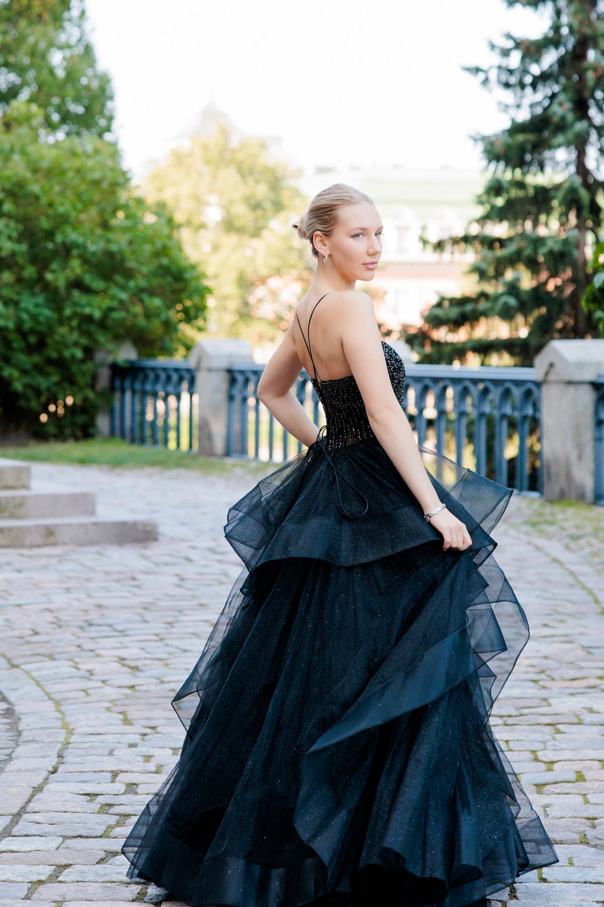 VANHOJENTANSSIMEKKO MAGNOLIA BLACK