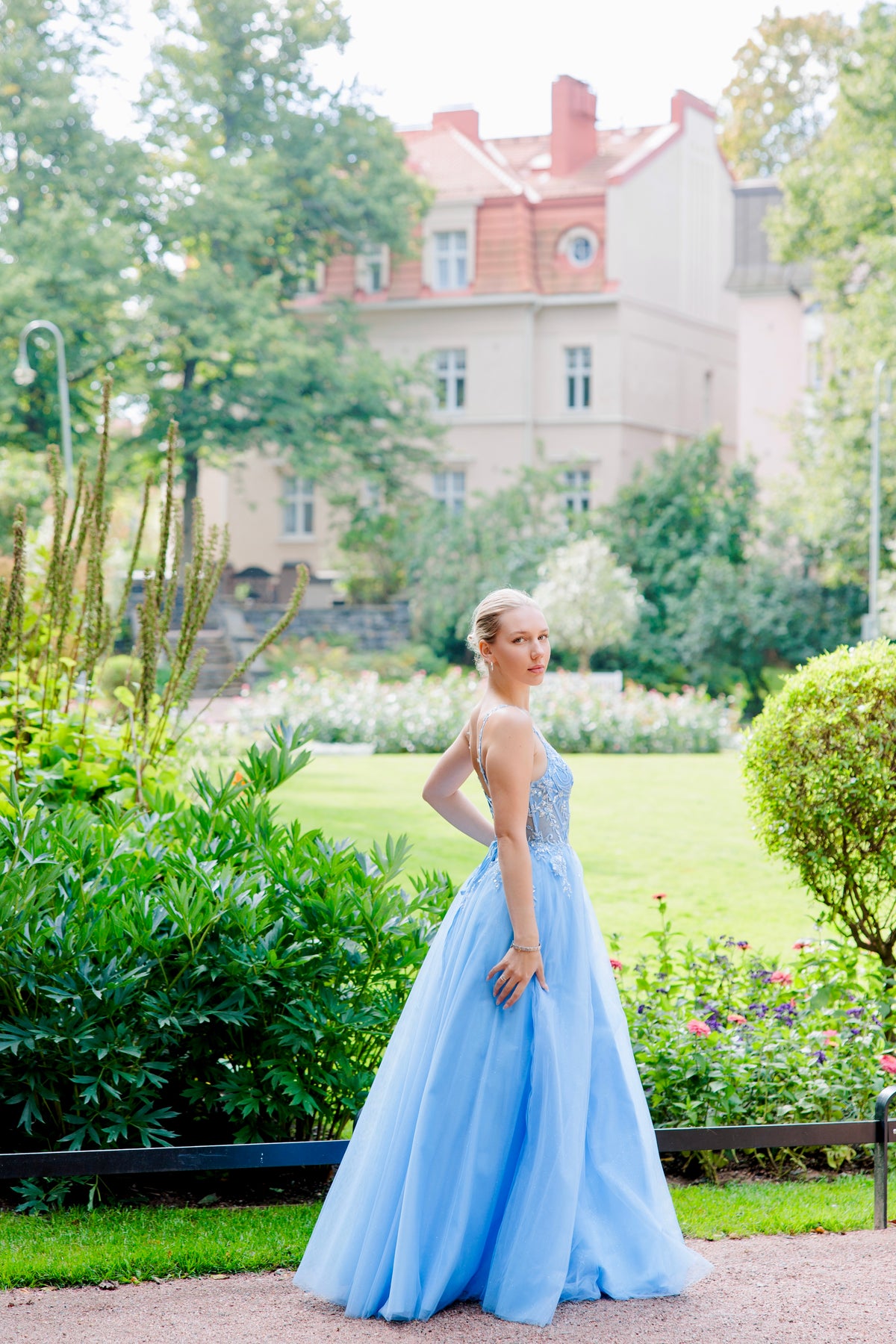 VANHOJENTANSSIMEKKO ISABEL BLUE