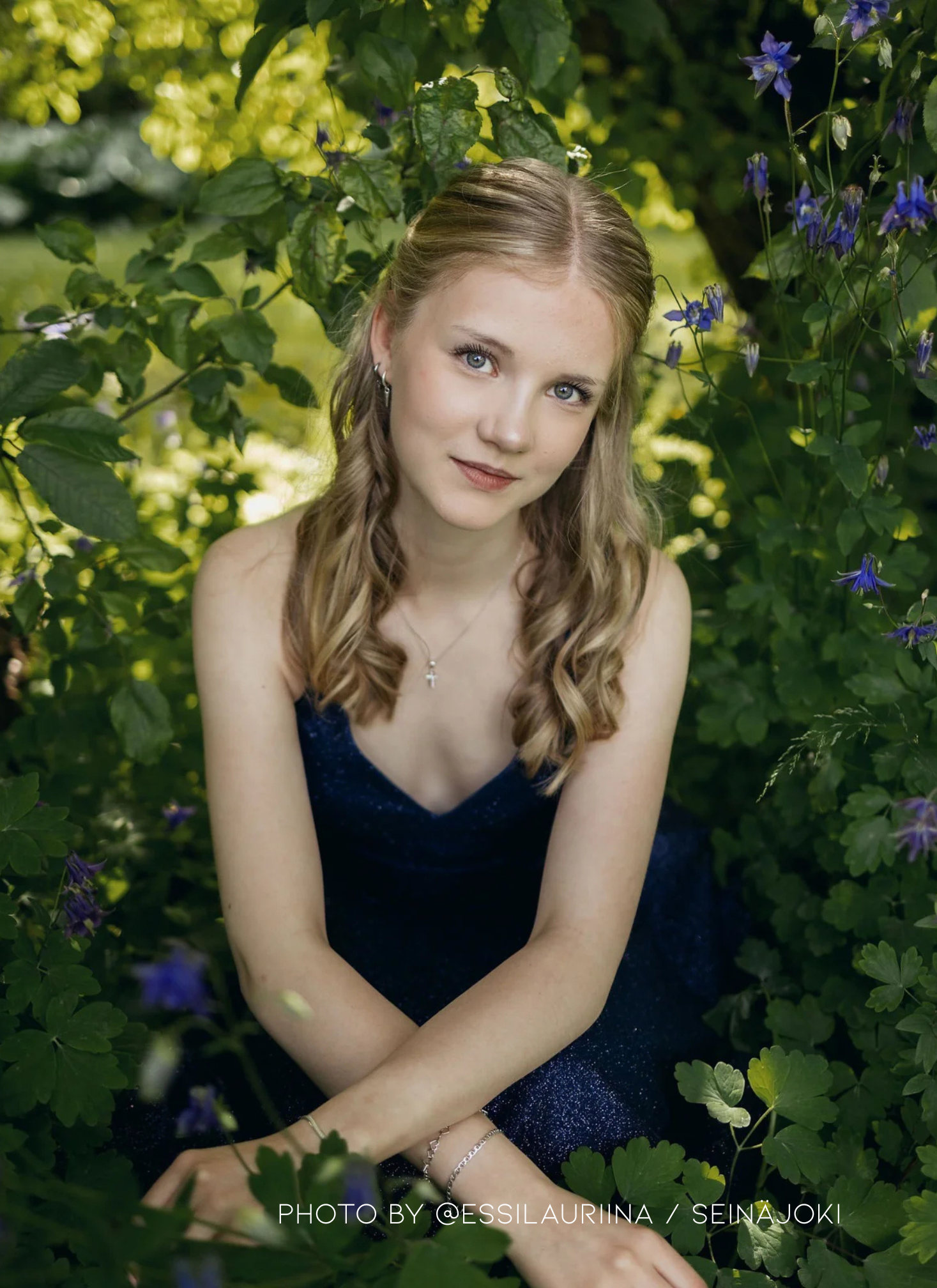 JUHLAMEKKO U4443SS-CRYSTAL NAVY